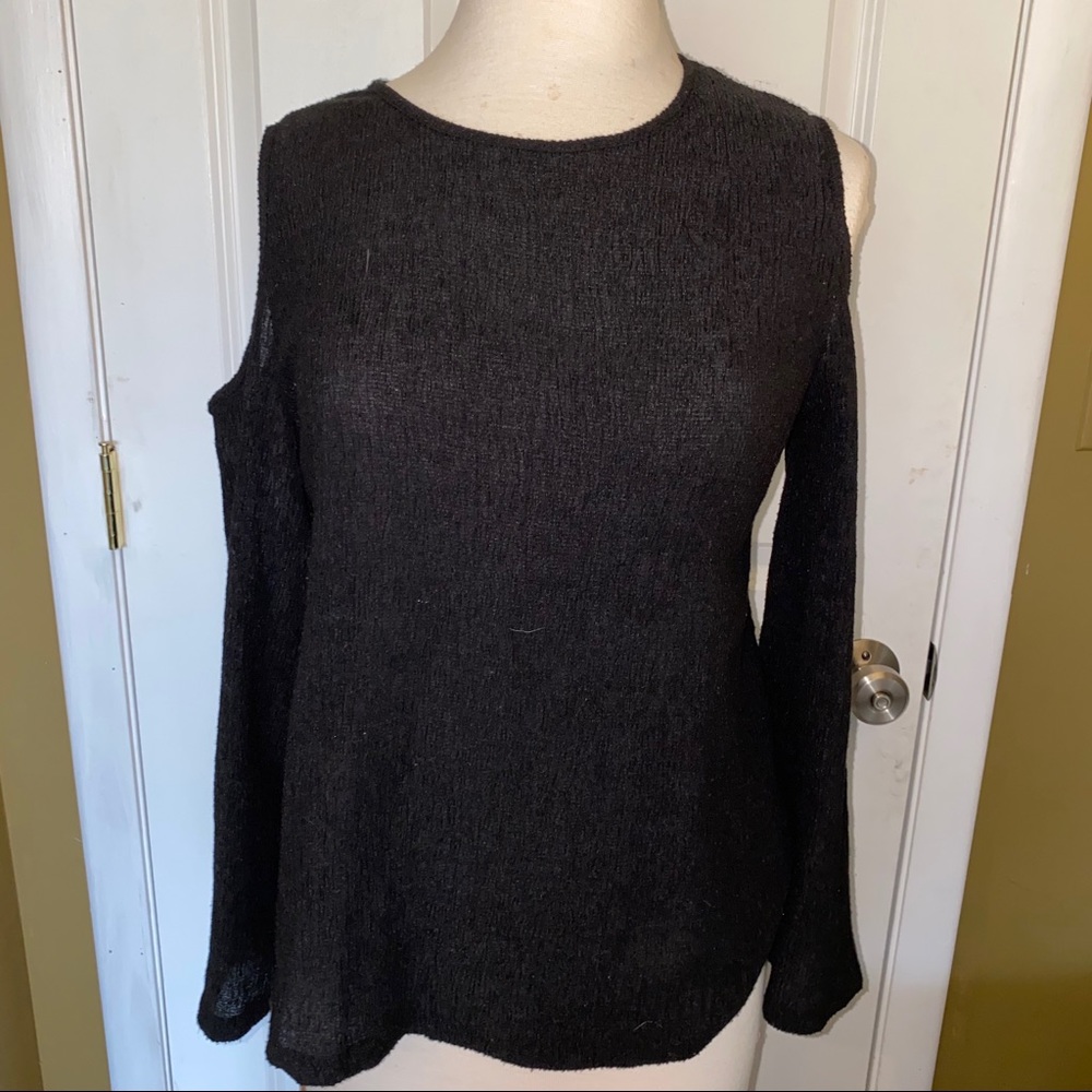 H&M cold shoulder top